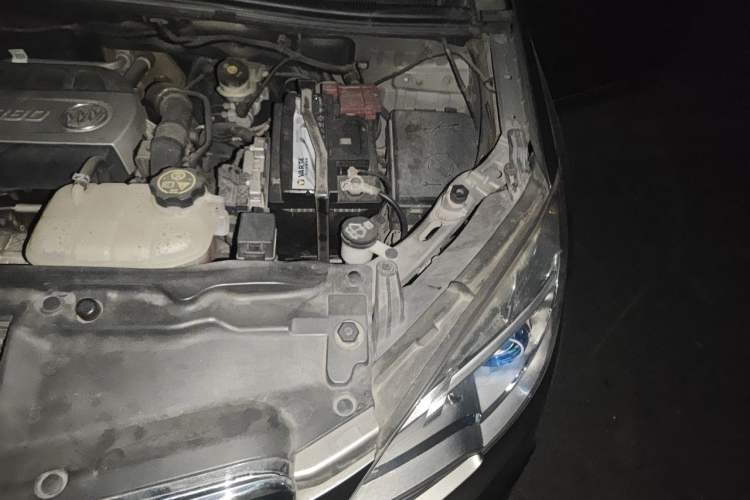 Used Buick Encore 2014 1.4T Manual Two-Wheel Drive Urban Advanced Model Engine Bay Left