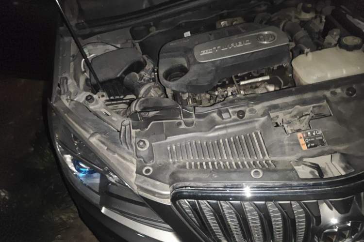 Used Buick Encore 2014 1.4T Manual Two-Wheel Drive Urban Advanced Model Engine Bay Right