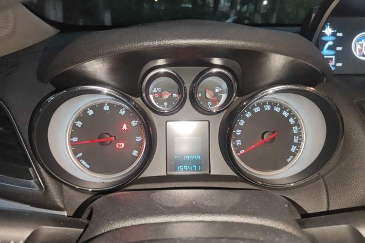 Used Buick Encore 2014 1.4T Manual Two-Wheel Drive Urban Advanced Model Instrument Cluster