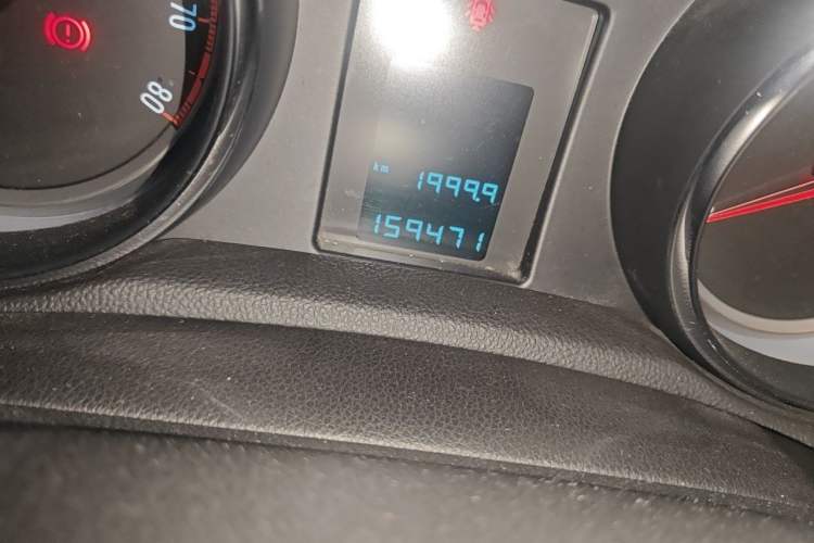 Used Buick Encore 2014 1.4T Manual Two-Wheel Drive Urban Advanced Model Odometer Close Up