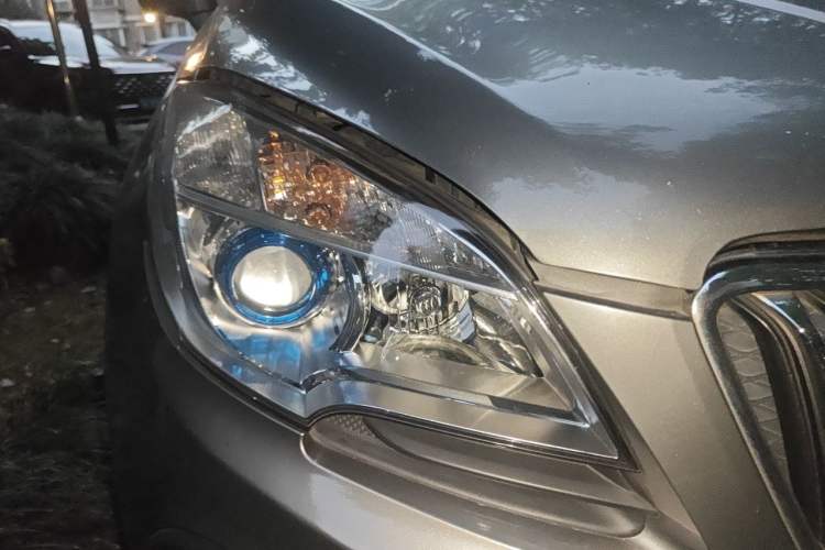 Used Buick Encore 2014 1.4T Manual Two-Wheel Drive Urban Advanced Model Right Front Headlight