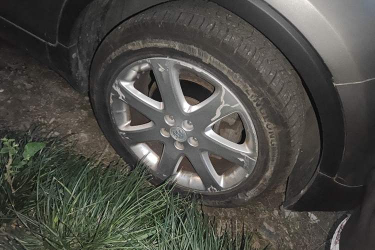 Used Buick Encore 2014 1.4T Manual Two-Wheel Drive Urban Advanced Model Right Front Wheel Hub