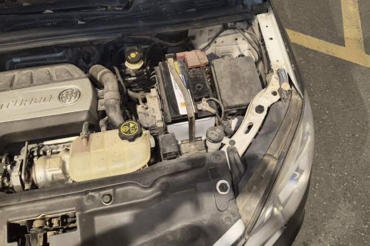 Used Buick Encore 2014 1.4T Automatic Two-Wheel Drive Urban Elite Model Engine Bay Left