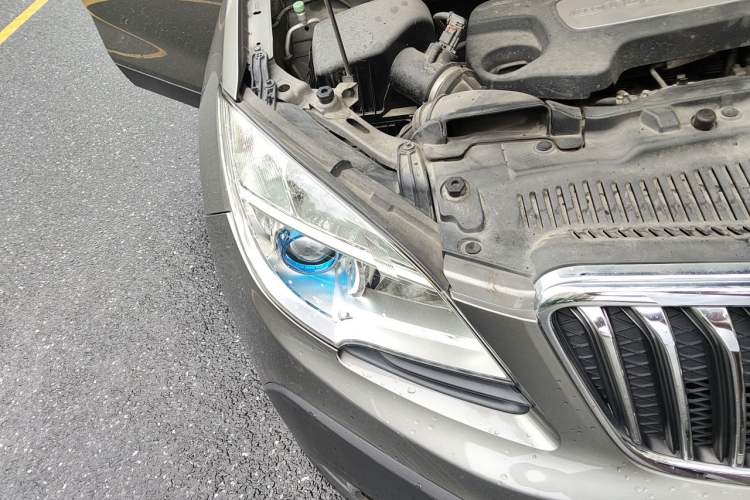 Used Buick Encore 2014 1.4T Automatic Two-Wheel Drive Urban Elite Model Right Front Headlight