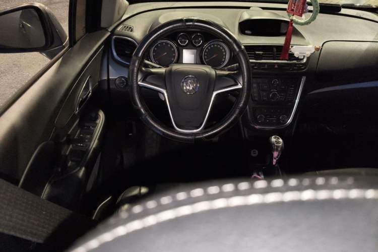 Used Buick Encore 2014 1.4T Automatic Two-Wheel Drive Urban Elite Model Steering Wheel