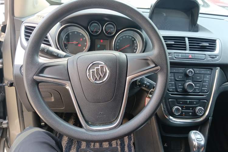 Used Buick Encore 2014 1.4T Automatic Two-Wheel Drive Urban Elite Model Steering Wheel