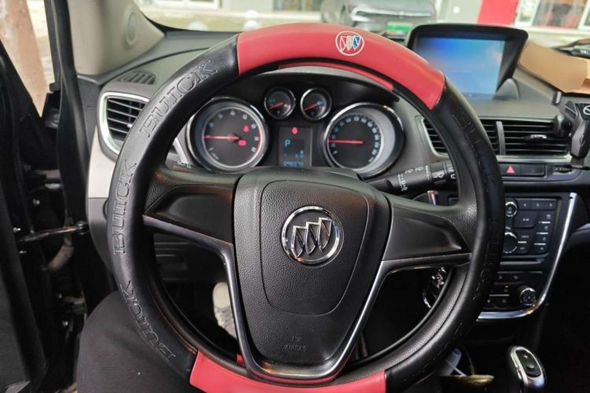 Used Buick Encore 2014 1.4T Automatic Two-Wheel Drive Urban Elite Model Steering Wheel
