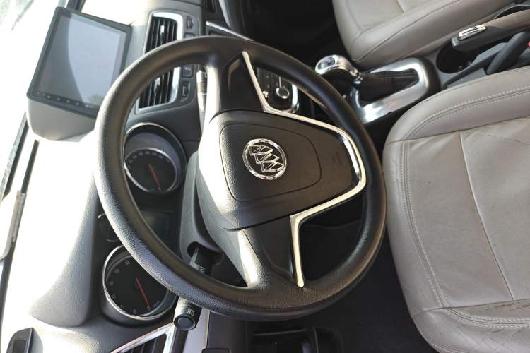 Used Buick Encore 2014 1.4T Automatic Two-Wheel Drive Urban Elite Model Steering Wheel