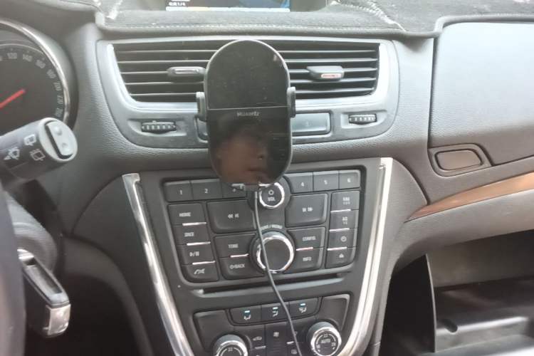 Used Buick Encore 2014 1.4T Automatic Two-Wheel Drive Urban Leading Model Audio And AC Panel