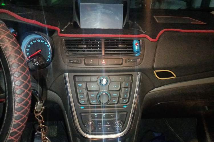 Used Buick Encore 2014 1.4T Automatic Two-Wheel Drive Urban Elite Model Audio And AC Panel