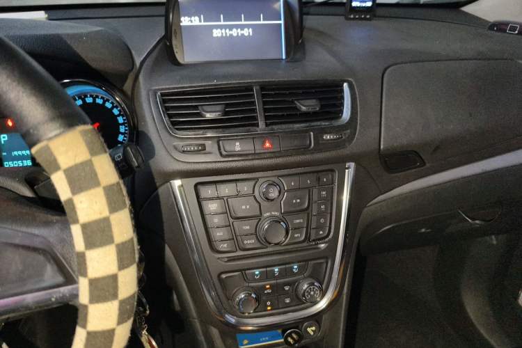 Used Buick Encore 2014 1.4T Automatic Two-Wheel Drive Urban Elite Model Audio And AC Panel