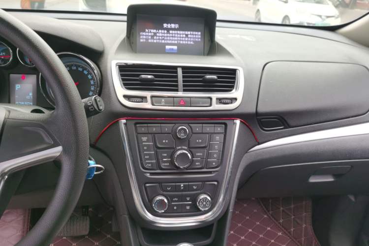 Used Buick Encore 2014 1.4T Automatic Two-Wheel Drive Urban Elite Model Audio And AC Panel