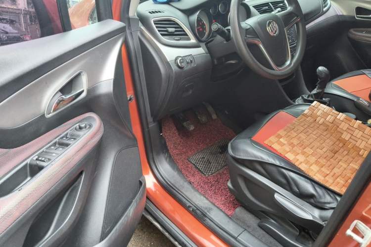 Used Buick Encore 2014 1.4T Manual Two-Wheel Drive Urban Advanced Model Driver Seat