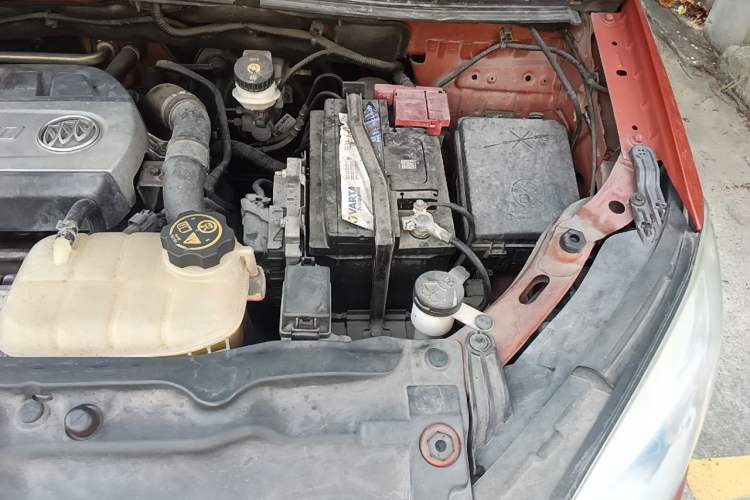 Used Buick Encore 2014 1.4T Automatic Two-Wheel Drive Urban Leading Model Engine Bay Left