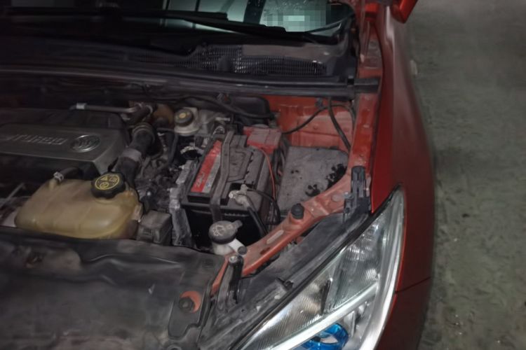 Used Buick Encore 2014 1.4T Automatic Two-Wheel Drive Urban Elite Model Engine Bay Left
