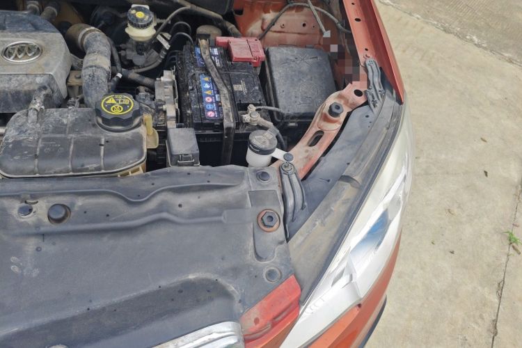 Used Buick Encore 2014 1.4T Automatic Two-Wheel Drive Urban Elite Model Engine Bay Left