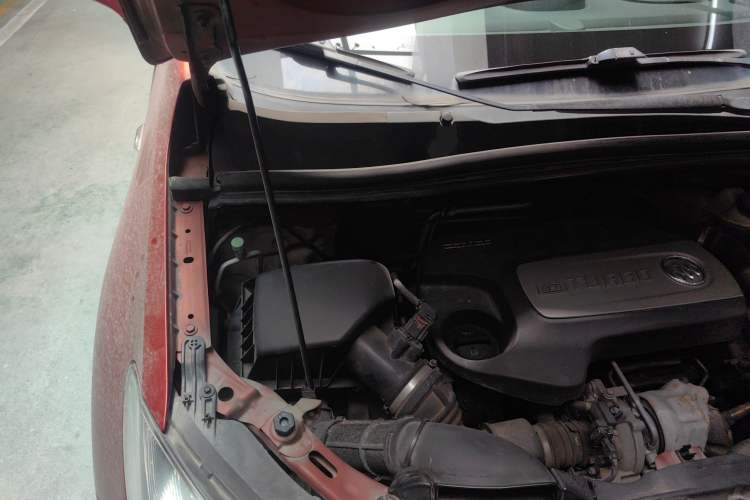 Used Buick Encore 2014 1.4T Automatic Two-Wheel Drive Urban Elite Model Engine Bay Right