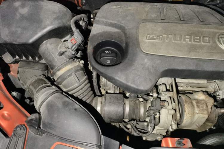 Used Buick Encore 2014 1.4T Automatic Two-Wheel Drive Urban Elite Model Engine Bay Right