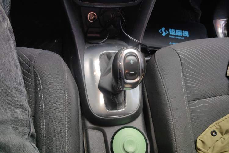 Used Buick Encore 2014 1.4T Automatic Two-Wheel Drive Urban Elite Model Gear Lever