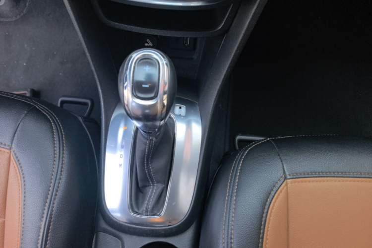 Used Buick Encore 2014 1.4T Automatic Two-Wheel Drive Urban Elite Model Gear Lever