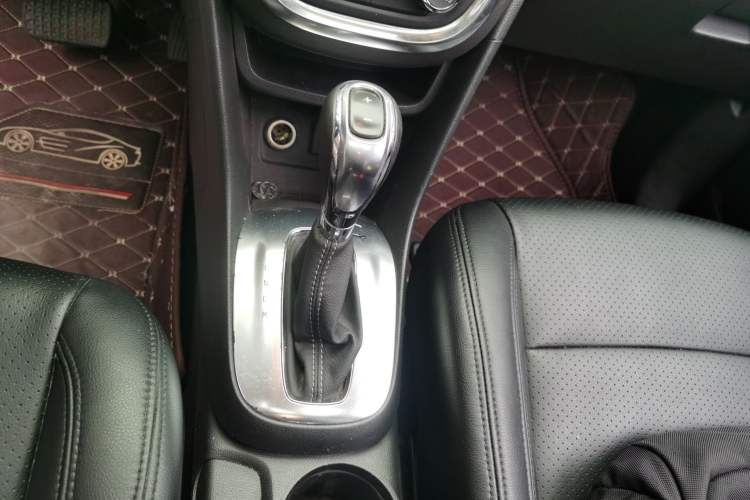 Used Buick Encore 2014 1.4T Automatic Two-Wheel Drive Urban Elite Model Gear Lever