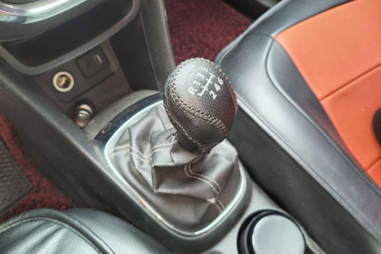 Used Buick Encore 2014 1.4T Manual Two-Wheel Drive Urban Advanced Model Gear Lever