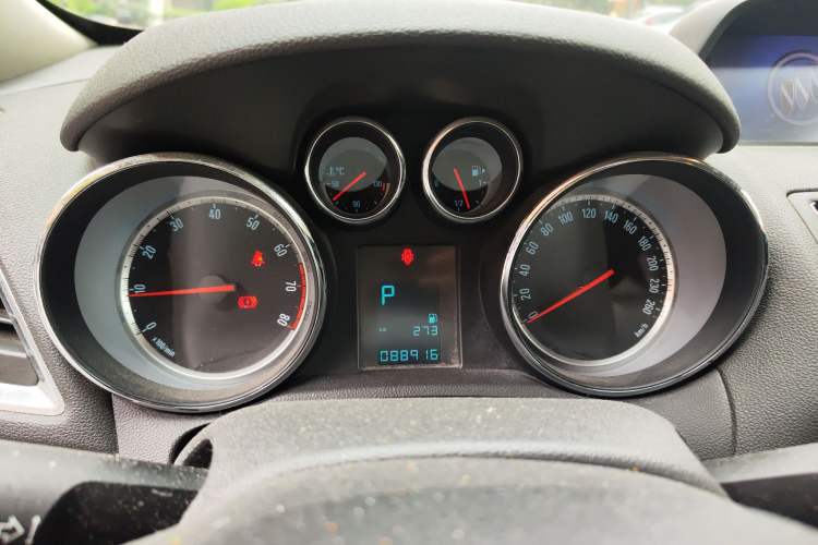 Used Buick Encore 2014 1.4T Automatic Two-Wheel Drive Urban Elite Model Instrument Cluster