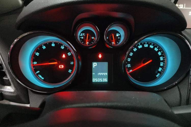 Used Buick Encore 2014 1.4T Automatic Two-Wheel Drive Urban Elite Model Instrument Cluster