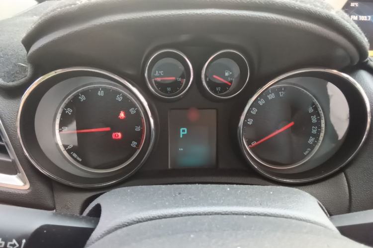Used Buick Encore 2014 1.4T Automatic Two-Wheel Drive Urban Leading Model Instrument Cluster