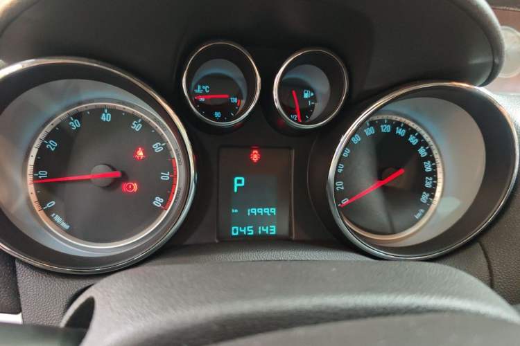 Used Buick Encore 2014 1.4T Automatic Two-Wheel Drive Urban Elite Model Instrument Cluster