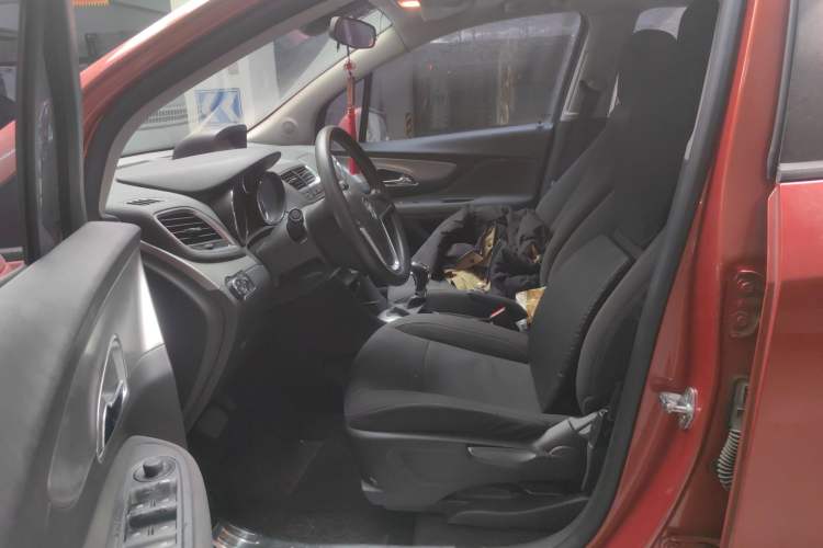 Used Buick Encore 2014 1.4T Automatic Two-Wheel Drive Urban Elite Model Left Front Seat