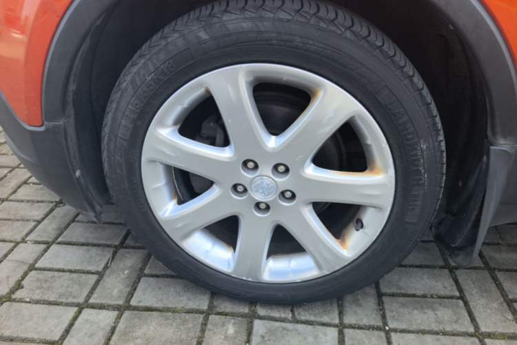 Used Buick Encore 2014 1.4T Automatic Two-Wheel Drive Urban Elite Model Left Front Wheel Hub