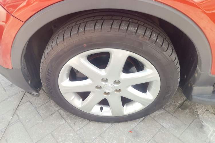 Used Buick Encore 2014 1.4T Automatic Two-Wheel Drive Urban Elite Model Left Front Wheel Hub