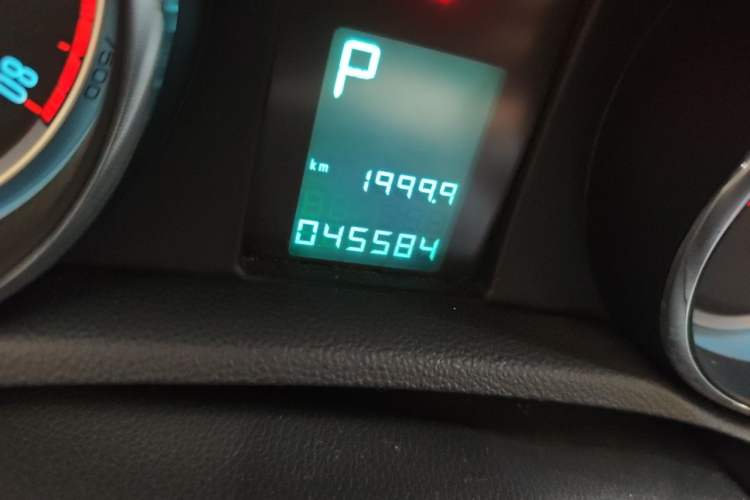 Used Buick Encore 2014 1.4T Automatic Two-Wheel Drive Urban Elite Model Odometer Close Up
