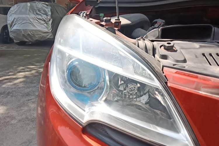 Used Buick Encore 2014 1.4T Automatic Two-Wheel Drive Urban Leading Model Right Front Headlight