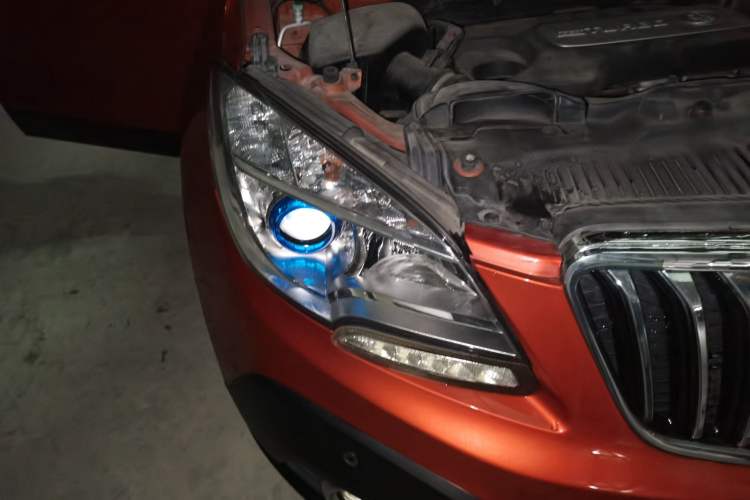 Used Buick Encore 2014 1.4T Automatic Two-Wheel Drive Urban Elite Model Right Front Headlight