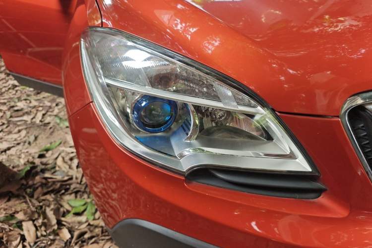 Used Buick Encore 2014 1.4T Automatic Two-Wheel Drive Urban Elite Model Right Front Headlight