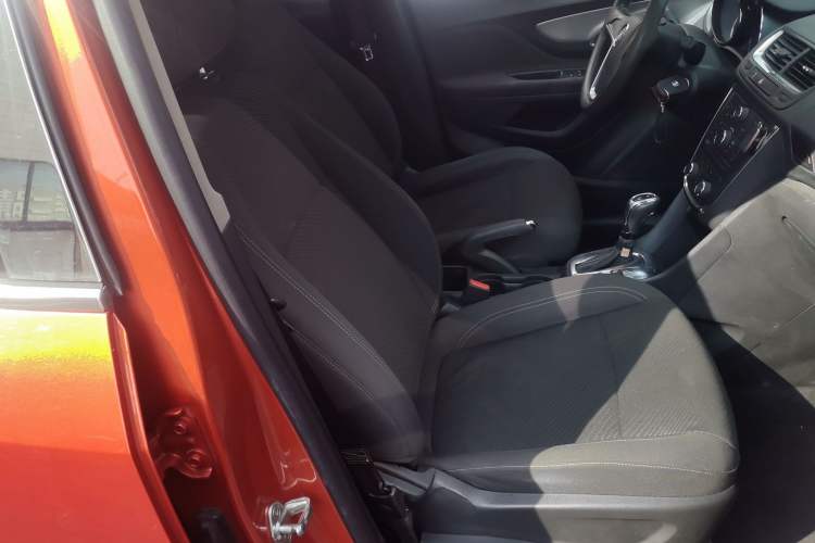 Used Buick Encore 2014 1.4T Automatic Two-Wheel Drive Urban Elite Model Right Front Seat