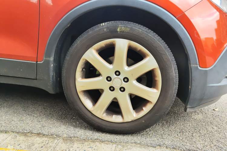 Used Buick Encore 2014 1.4T Automatic Two-Wheel Drive Urban Elite Model Right Front Wheel Hub