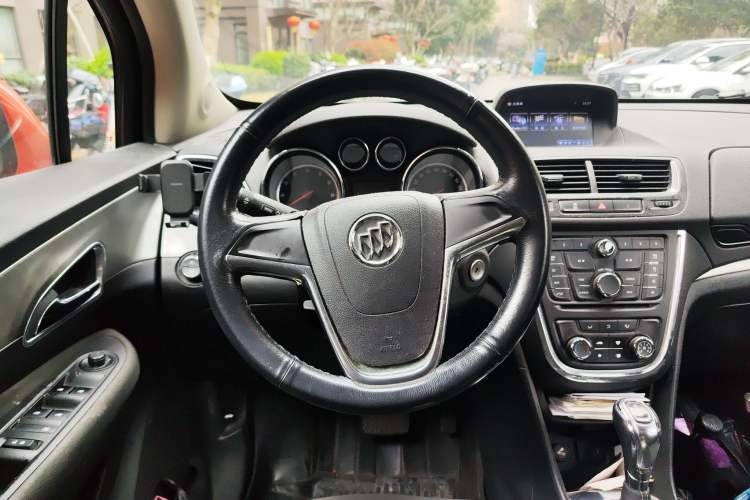 Used Buick Encore 2014 1.4T Automatic Two-Wheel Drive Urban Elite Model Steering Wheel