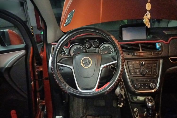 Used Buick Encore 2014 1.4T Automatic Two-Wheel Drive Urban Elite Model Steering Wheel