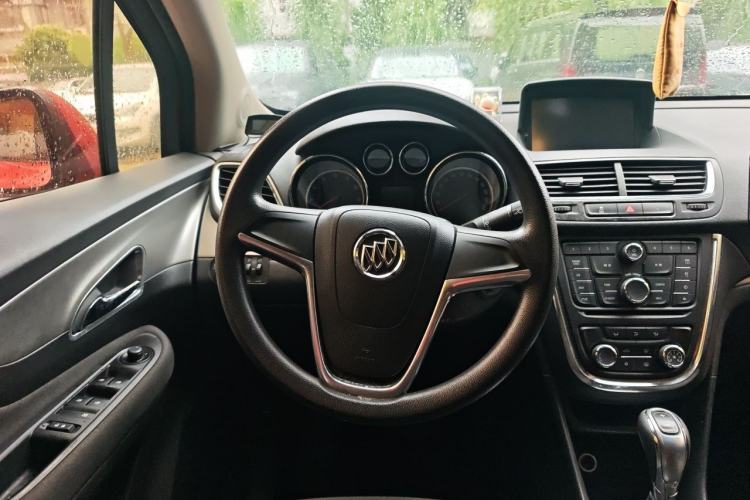 Used Buick Encore 2014 1.4T Automatic Two-Wheel Drive Urban Elite Model Steering Wheel
