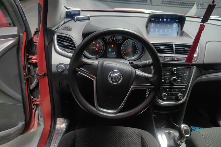 Used Buick Encore 2014 1.4T Automatic Two-Wheel Drive Urban Elite Model Steering Wheel