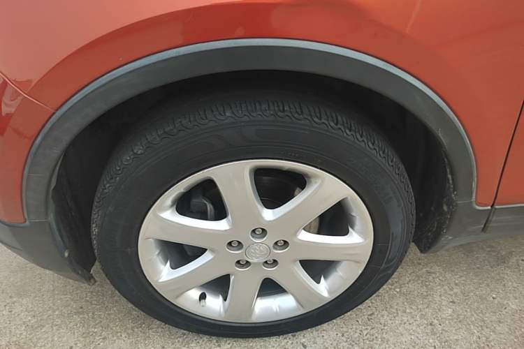 Used Buick Encore 2014 1.4T Automatic Two-Wheel Drive Urban Leading Model Left Front Wheel Hub