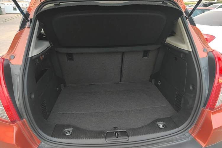 Used Buick Encore 2014 1.4T Automatic Two-Wheel Drive Urban Leading Model Trunk