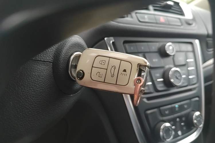Used Buick Encore 2014 1.4T Automatic Two-Wheel Drive Urban Leading Model Vehicle Key