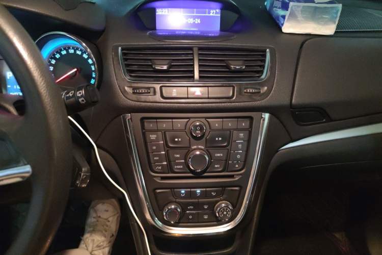 Used Buick Encore 2014 1.4T Automatic Two-Wheel Drive Urban Elite Model Audio And AC Panel