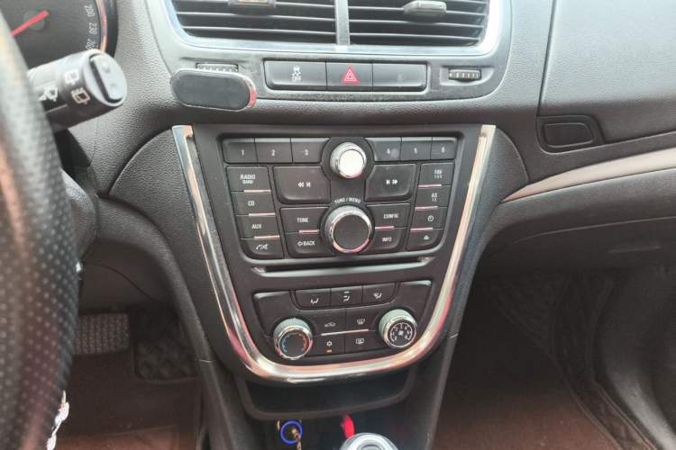 Used Buick Encore 2014 1.4T Automatic Two-Wheel Drive Urban Elite Model Audio And AC Panel