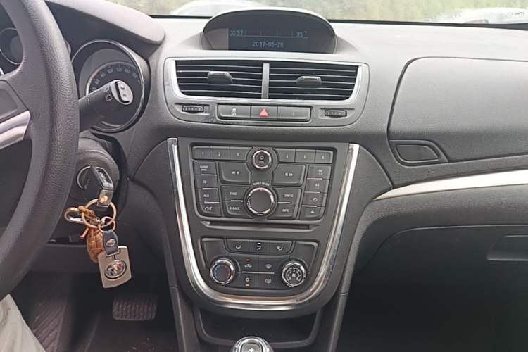 Used Buick Encore 2014 1.4T Automatic Two-Wheel Drive Urban Elite Model Audio And AC Panel