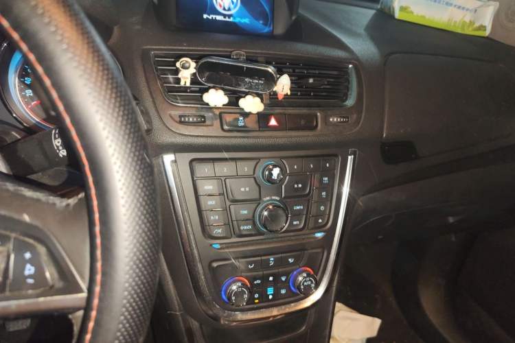 Used Buick Encore 2014 1.4T Manual Two-Wheel Drive Urban Sport Model Audio And AC Panel